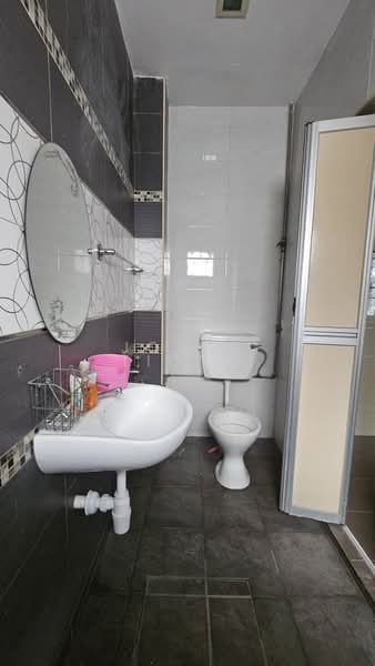 Taman Putra Prima untuk Untuk Dijual - RM 1,280,000, Mac 2026 - Bathroom - PropertyGuru.com.my