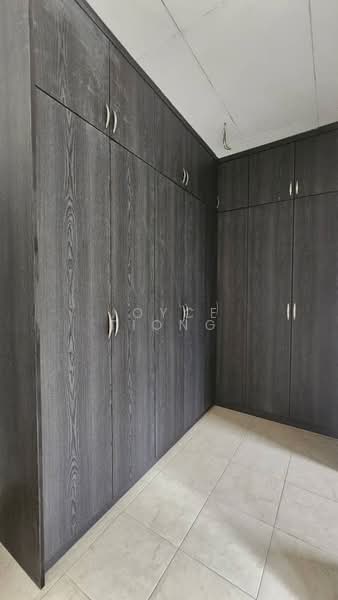 Taman Putra Prima untuk Untuk Dijual - RM 1,280,000, Mac 2026 - Wardrobes at Master bedroom - PropertyGuru.com.my