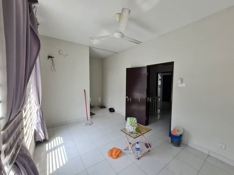 2-storey Terraced House for Rent in Bandar Puncak Alam (Puncak Alam) - Chee Hin - Living Room - PropertyGuru.com.my