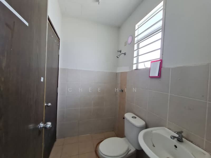 2-storey Terraced House for Rent in Bandar Puncak Alam (Puncak Alam) - Chee Hin - Bathroom - PropertyGuru.com.my