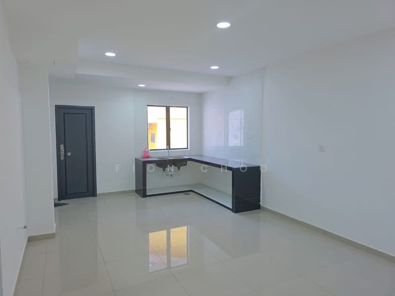 2-storey Terraced House for Sale in Taman Sri Putri (Kulai) - Fion Choo - Kitchen - PropertyGuru.com.my