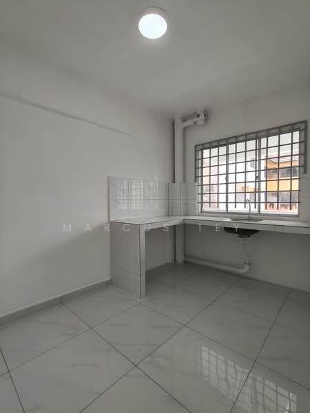 Flat Taman Rinting untuk Untuk Dijual - RM 185,000, Mac 2026 - Kitchen - PropertyGuru.com.my
