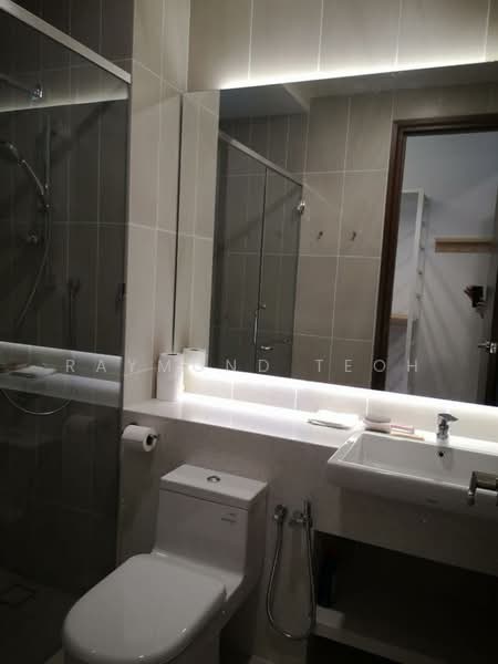Queens Residences Q1 @ Queens Waterfront untuk Untuk Disewa - RM 3,500 /bulan, Mac 2026 - Bathroom - PropertyGuru.com.my