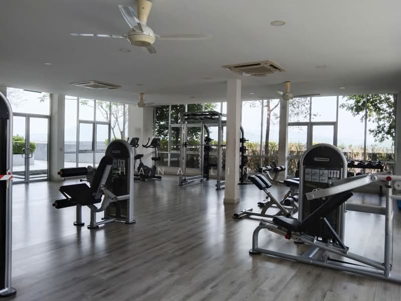 Service Residence for Sale at Savanna Executive Suite @ Southville City - Hana Ling - Gym - PropertyGuru.com.my