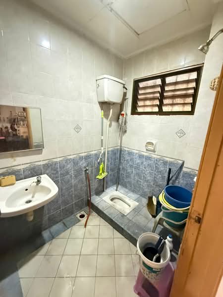Rumah Teres 2 Tingkat untuk Dijual di U5,Taman Subang Murni (Shah Alam) - Tom Yip - Bathroom - PropertyGuru.com.my