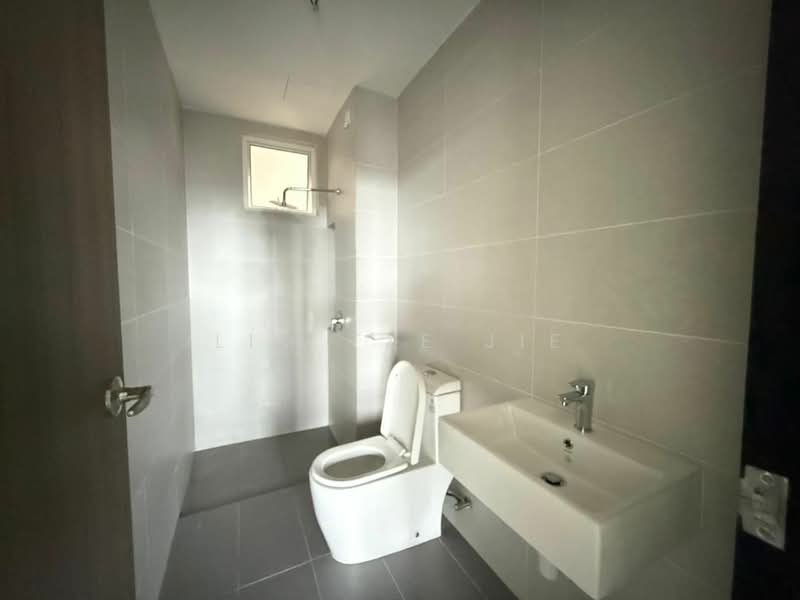 Service Residence for Sale at TRELLIS RESIDENCES - Lim Tze Jie - Bathroom - PropertyGuru.com.my