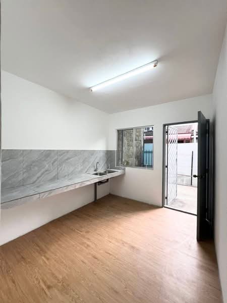 Rumah Teres 2 Tingkat untuk Dijual di Taman Labis Jaya (Labis) - Marcus Tey - Kitchen - PropertyGuru.com.my