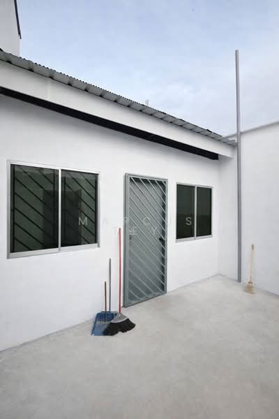 Rumah Teres 2 Tingkat untuk Dijual di Taman Labis Jaya (Labis) - Marcus Tey - Exterior - PropertyGuru.com.my