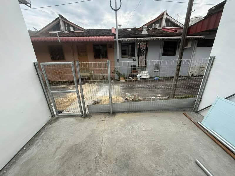 Rumah Teres 2 Tingkat untuk Dijual di Taman Labis Jaya (Labis) - Marcus Tey - Exterior - PropertyGuru.com.my