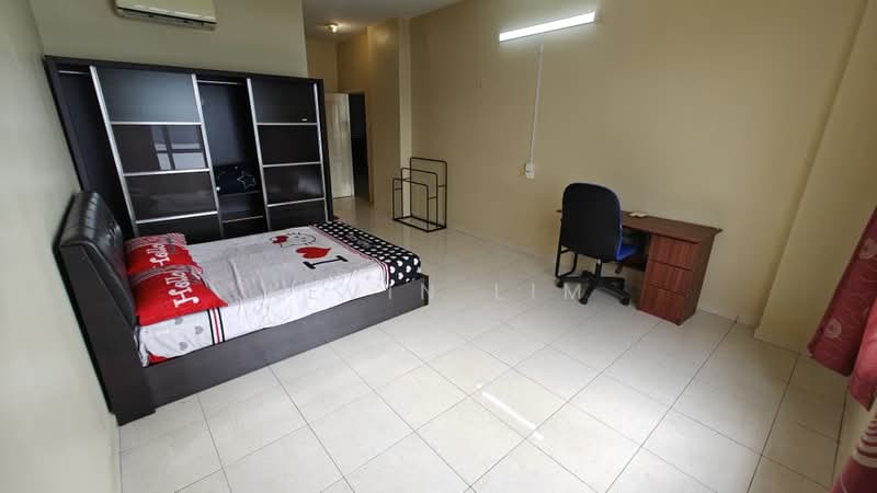 Condominium for Sale at Putra Marine Resort - Kevin Lim - Bedroom - PropertyGuru.com.my