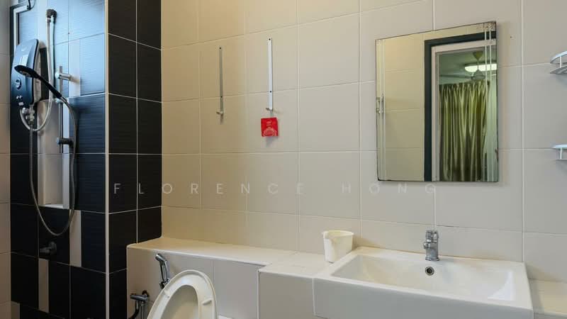 Service Residence for Sale at D'Ambience Residences (Pangsapuri Ikatan Flora) - Florence Hong - Bathroom - PropertyGuru.com.my