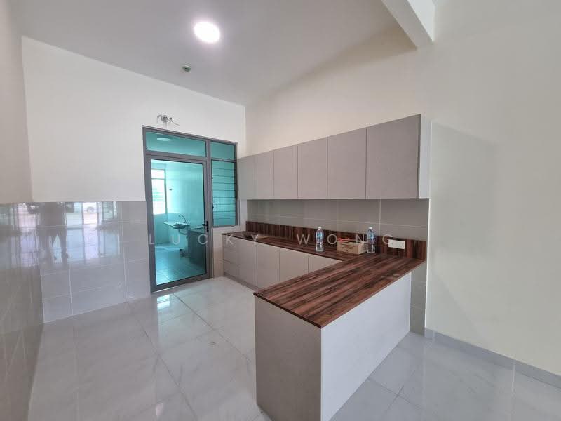 3-storey Terraced House for Sale in D'Island (Puchong) - Lucky Wong - Kitchen - PropertyGuru.com.my