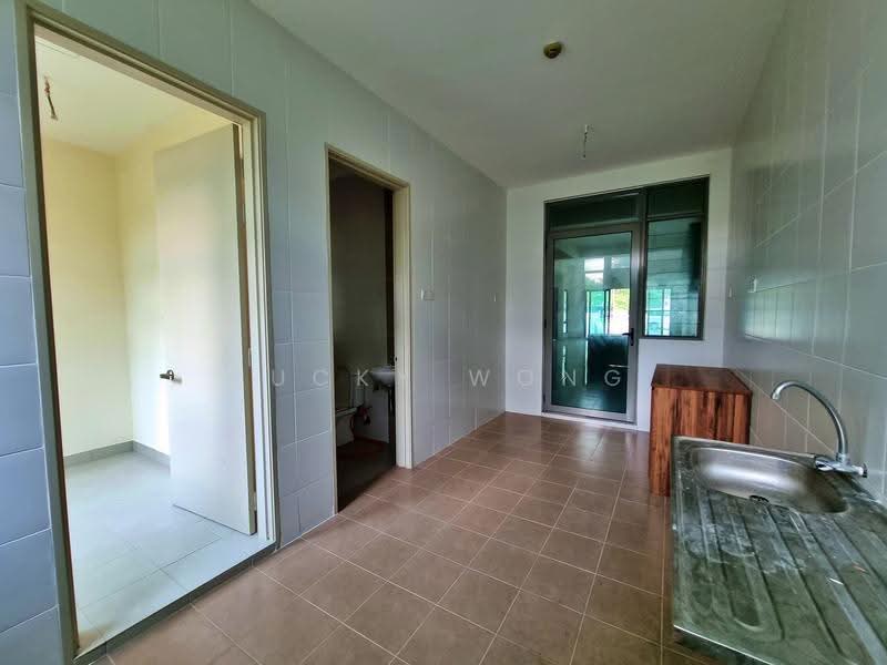 3-storey Terraced House for Sale in D'Island (Puchong) - Lucky Wong - Wet Kitchen - PropertyGuru.com.my