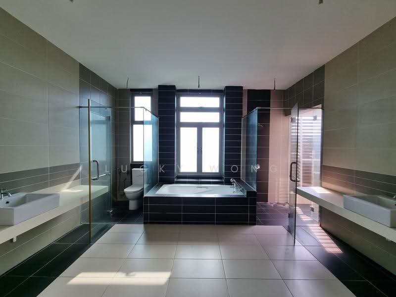3-storey Terraced House for Sale in D'Island (Puchong) - Lucky Wong - Bathroom - PropertyGuru.com.my