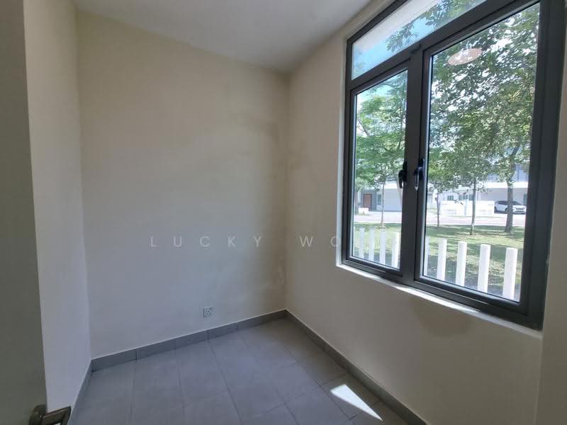3-storey Terraced House for Sale in D'Island (Puchong) - Lucky Wong - Maid Room - PropertyGuru.com.my
