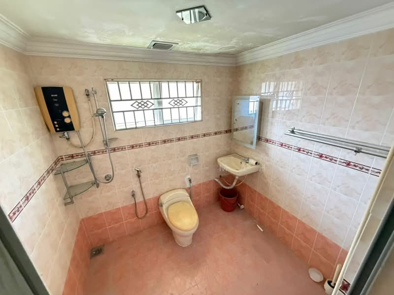 2-storey Terraced House for Sale in Bandar Country Homes (Rawang) - Elwin Mah - Bathroom - PropertyGuru.com.my