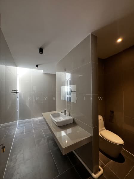 Empire Residence untuk Untuk Disewa - RM 5,000 /bulan, Mac 2026 - Bathroom - PropertyGuru.com.my