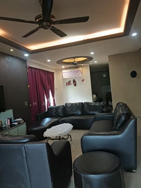 2-storey Terraced House for Sale in Bandar Tiram (Ulu Tiram) - Shanice Tan - Living Room - PropertyGuru.com.my