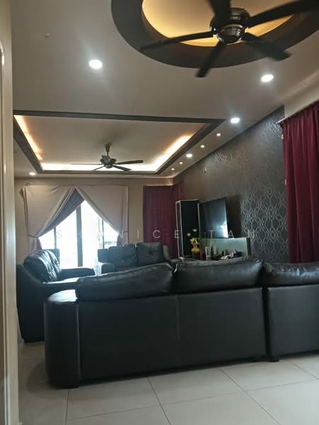 2-storey Terraced House for Sale in Bandar Tiram (Ulu Tiram) - Shanice Tan - Living Room - PropertyGuru.com.my