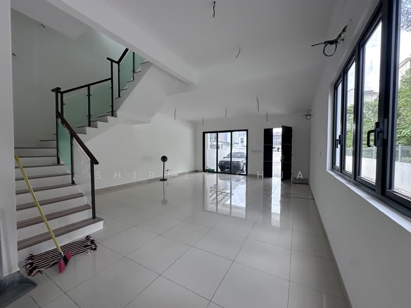 3-storey Terraced House for Sale in Taman Puncak Jalil (Seri Kembangan) - Shirley Chua - Living Room - PropertyGuru.com.my