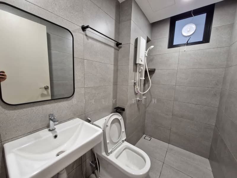 Service Residence for Sale at Vivo Executive Apartment - Billy Teh - Bathroom - PropertyGuru.com.my