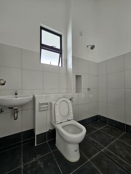 Terraced House for Sale in Kota Masai (Pasir Gudang) - Ryon Teh - Bathroom - PropertyGuru.com.my