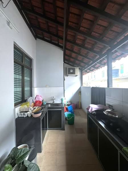 Taman Molek @ Grove untuk Untuk Dijual - RM 1,250,000, Apr 2026 - Kitchen - PropertyGuru.com.my