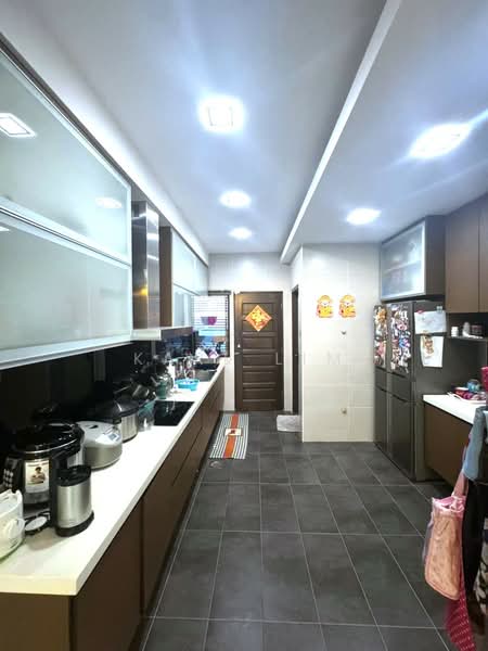 Taman Molek @ Grove untuk Untuk Dijual - RM 1,250,000, Apr 2026 - Kitchen - PropertyGuru.com.my