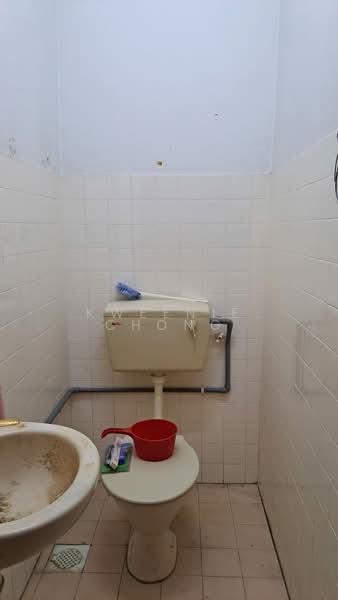 Townhouse for Sale in Taman Bukit Teratai (Ampang) - Kweenie Chong - Bathroom - PropertyGuru.com.my