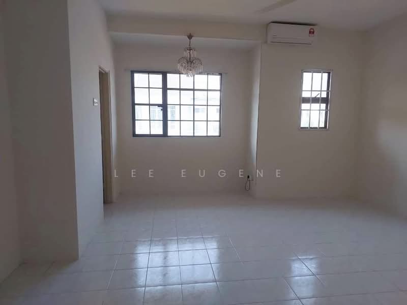 Taman Pengkalan Tiara untuk Untuk Dijual - RM 320,000, Mac 2026 - Living Room - PropertyGuru.com.my