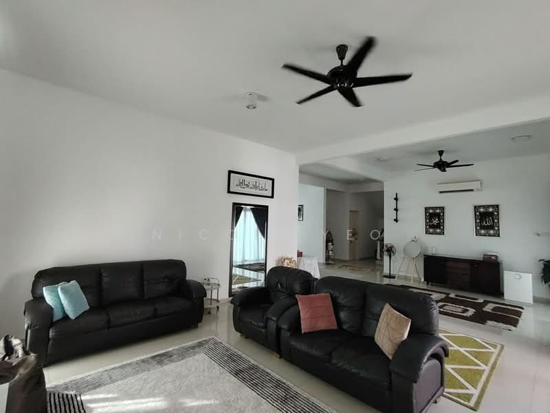 Rumah Banglo untuk Dijual di Taman Vista Kirana (Bukit Katil) - Nicole Yeo - Living Room - PropertyGuru.com.my