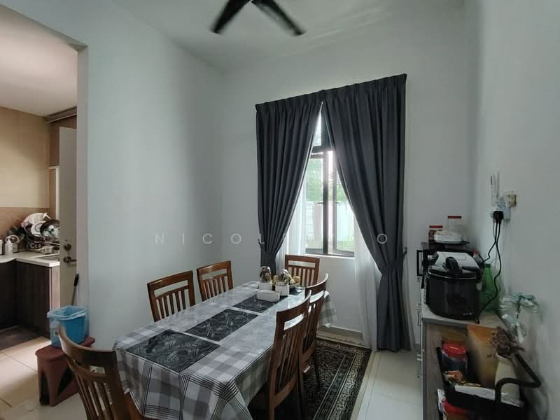 Rumah Banglo untuk Dijual di Taman Vista Kirana (Bukit Katil) - Nicole Yeo - Dining Room - PropertyGuru.com.my