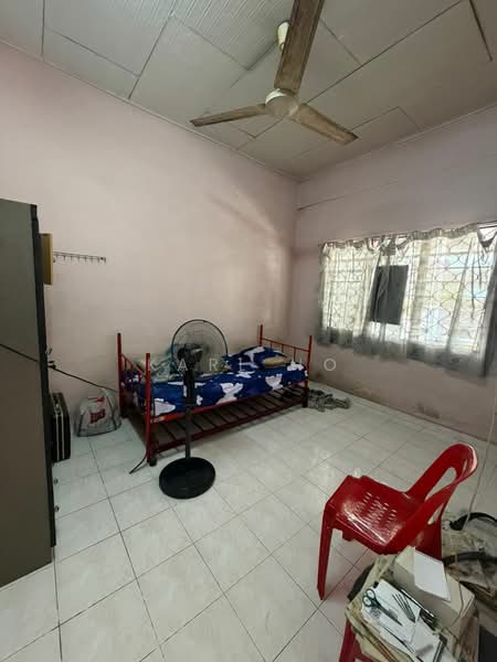 1-storey Terraced House for Sale in Taman Ungku Tun Aminah (Skudai) - Karl Ho - Bedroom - PropertyGuru.com.my