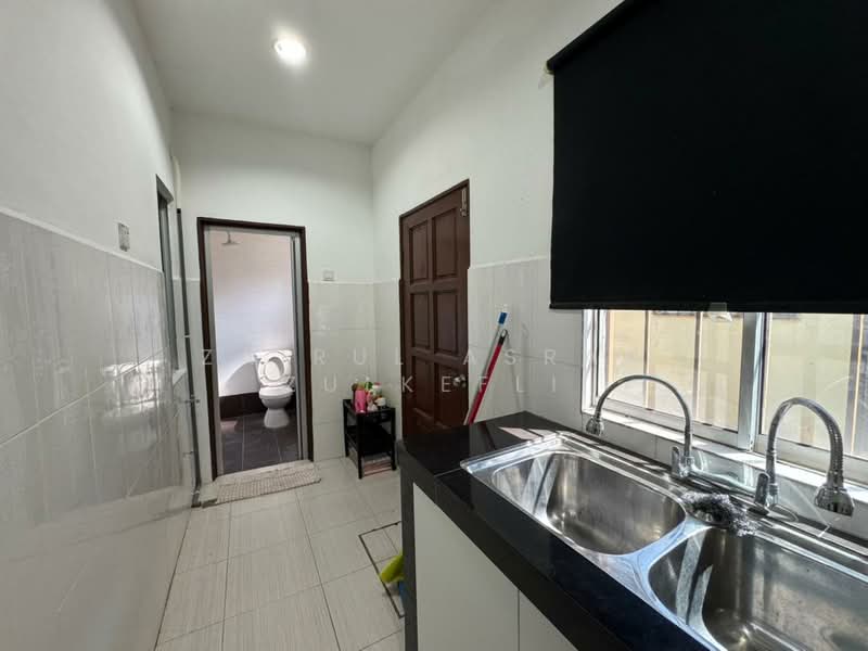 1-storey Terraced House for Sale in Bangi (Selangor) - Zairul Asrah Zulkefli - Kitchen - PropertyGuru.com.my