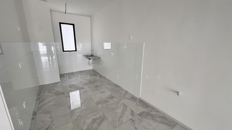 Terraced House for Sale in Taman Bukit Serdang (Seri Kembangan) - Noelle Tan - Kitchen - PropertyGuru.com.my