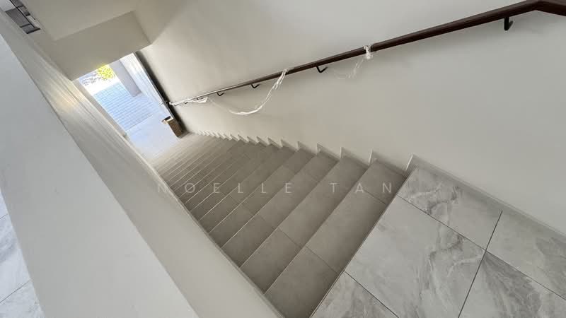 Terraced House for Sale in Taman Bukit Serdang (Seri Kembangan) - Noelle Tan - Main Entrance Stairs - PropertyGuru.com.my