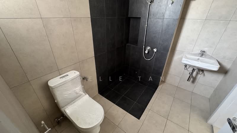 Terraced House for Sale in Taman Bukit Serdang (Seri Kembangan) - Noelle Tan - Shared Bathroom - PropertyGuru.com.my