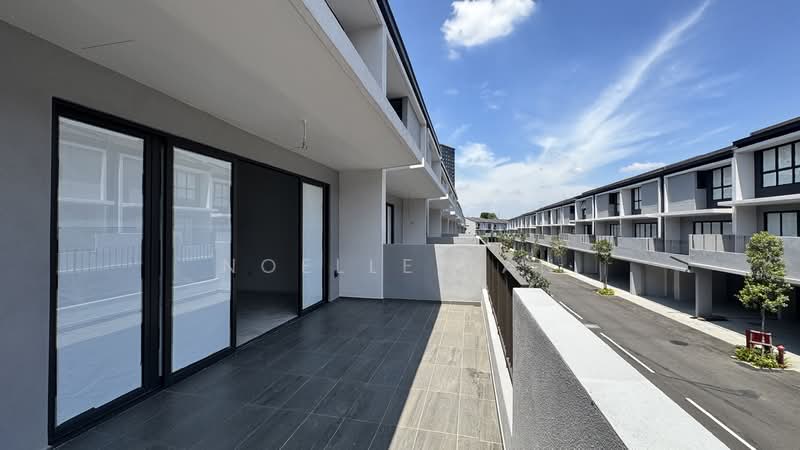 Terraced House for Sale in Taman Bukit Serdang (Seri Kembangan) - Noelle Tan - Balcony - PropertyGuru.com.my