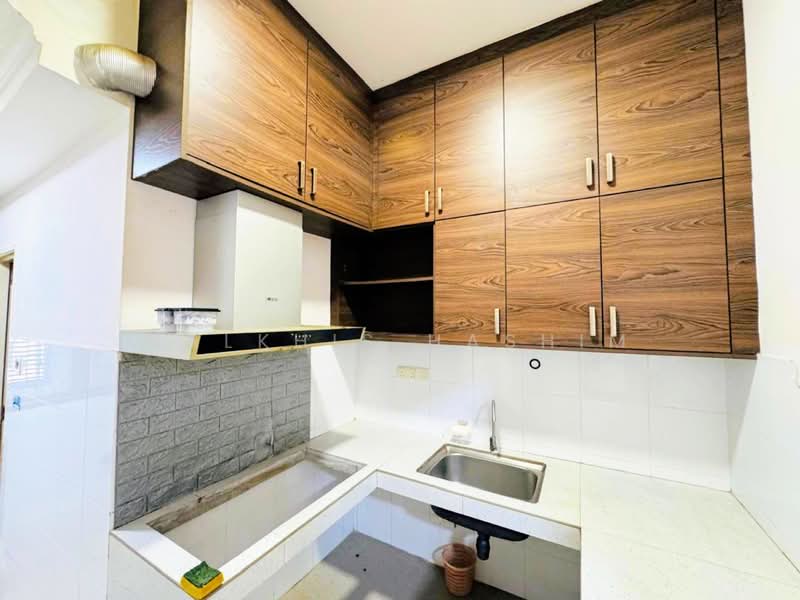 Denai Alam untuk Untuk Dijual - RM 1,150,000, Mac 2026 - Kitchen - PropertyGuru.com.my