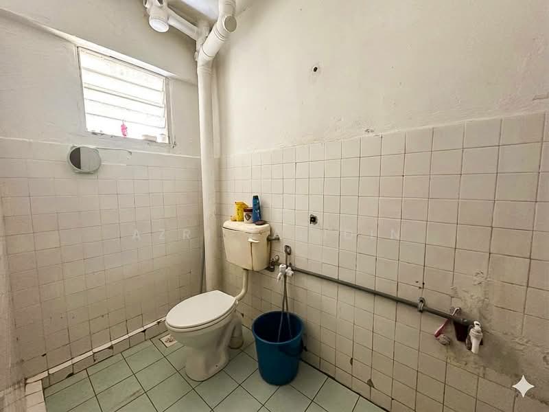 Flat for Sale at Flat Danau Kota - Azri Zabidin - Bathroom - PropertyGuru.com.my