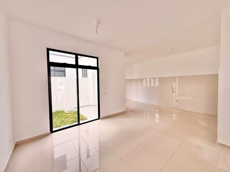 Cluster House for Sale in Iskandar Puteri (Nusajaya) (Johor) - Eric Lee - Kitchen - PropertyGuru.com.my
