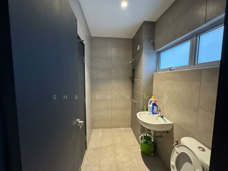 2-storey Terraced House for Sale in Kota Emerald (Rawang) - Sharrvin Vin - Bathroom - PropertyGuru.com.my