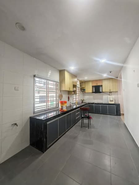 BUKIT INDAH BANDAR NUSAJAYA untuk Untuk Disewa - RM 3,500 /bulan, Mac 2026 - Kitchen - PropertyGuru.com.my