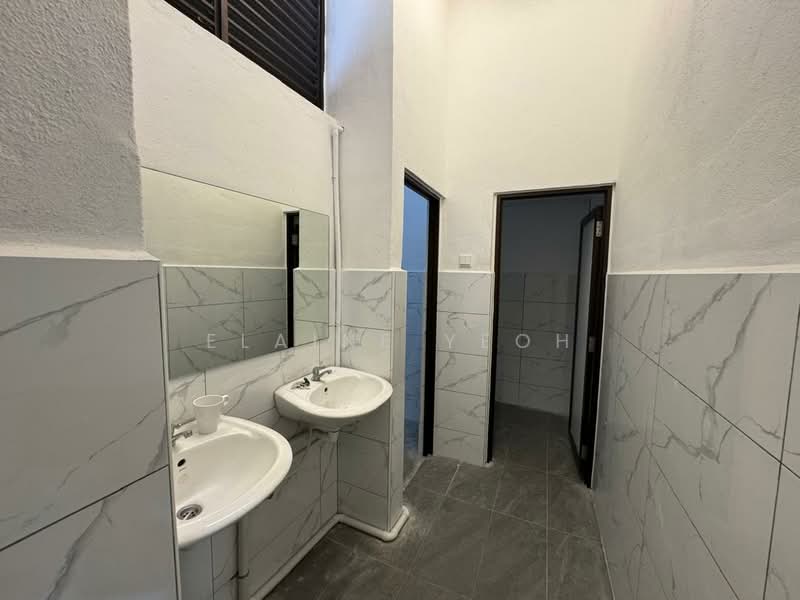 Shop / Office for Rent in George Town (Penang) - Elaine Yeoh - Bathroom - PropertyGuru.com.my