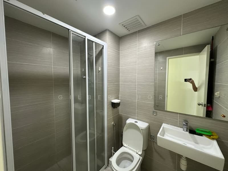 Service Residence for Rent at Serviced Residence @ Fera Residence @ The Quartz WM - Gilbert Hor - Bathroom - PropertyGuru.com.my