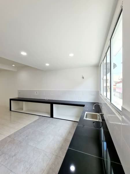 Panorama Lapangan Perdana untuk Untuk Dijual - RM 488,000, Mac 2026 - Kitchen - PropertyGuru.com.my