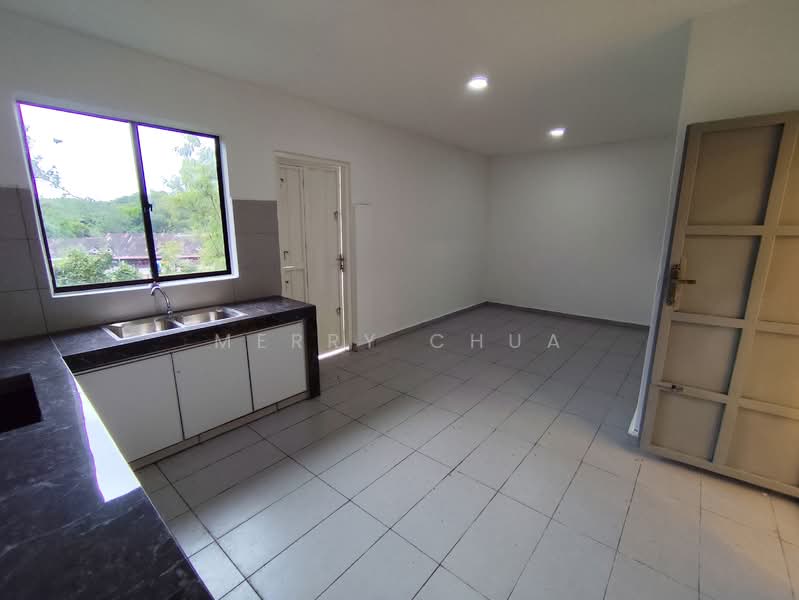 2-storey Terraced House for Sale in Taman Sri Putri (Skudai) - Merry Chua - Kitchen - PropertyGuru.com.my