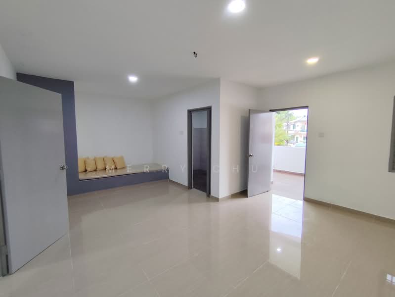 2-storey Terraced House for Sale in Taman Sri Putri (Skudai) - Merry Chua - Balcony - PropertyGuru.com.my