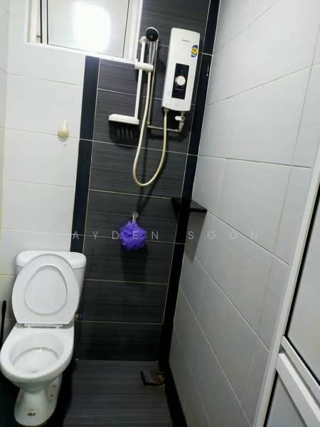 Condominium for Rent at The Oasis - Jayden Soon - Bathroom - PropertyGuru.com.my