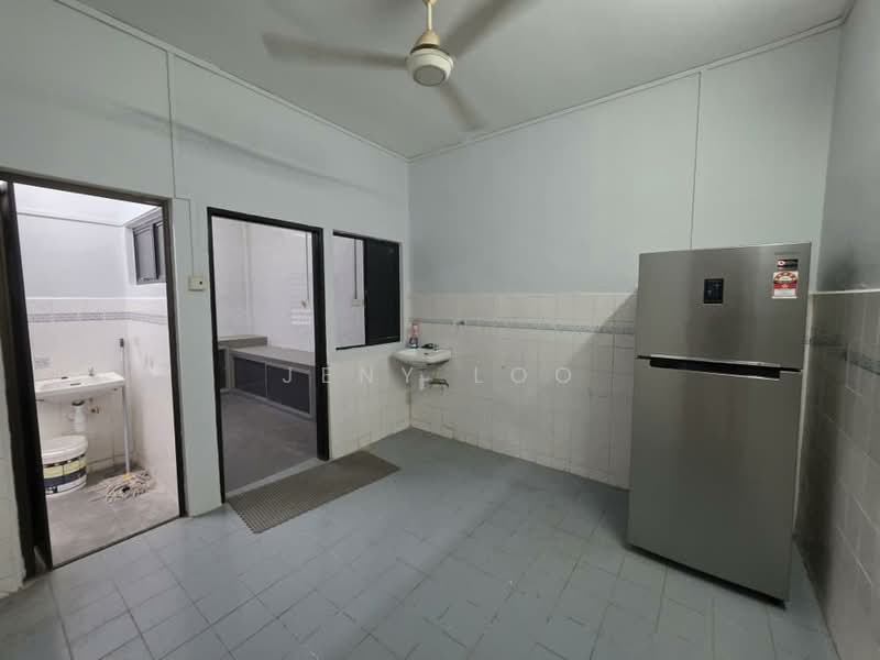2-storey Terraced House for Sale in Bandar Selesa Jaya (Skudai) - Jeny Loo - Kitchen - PropertyGuru.com.my
